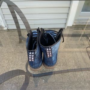 Jean combat boots